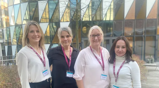 Foto av fyra kvinnor