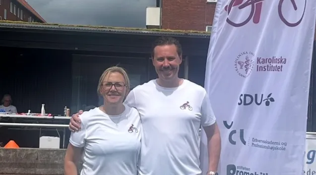 Foto av kvinna och man i träningskläder